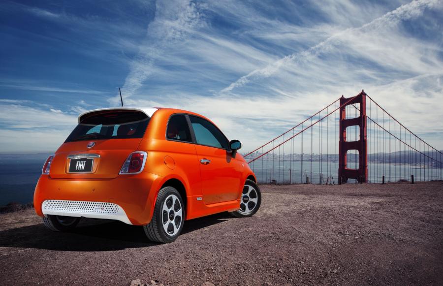  Fiat 500e 2013 года  (US) (фото 28 из 37)
